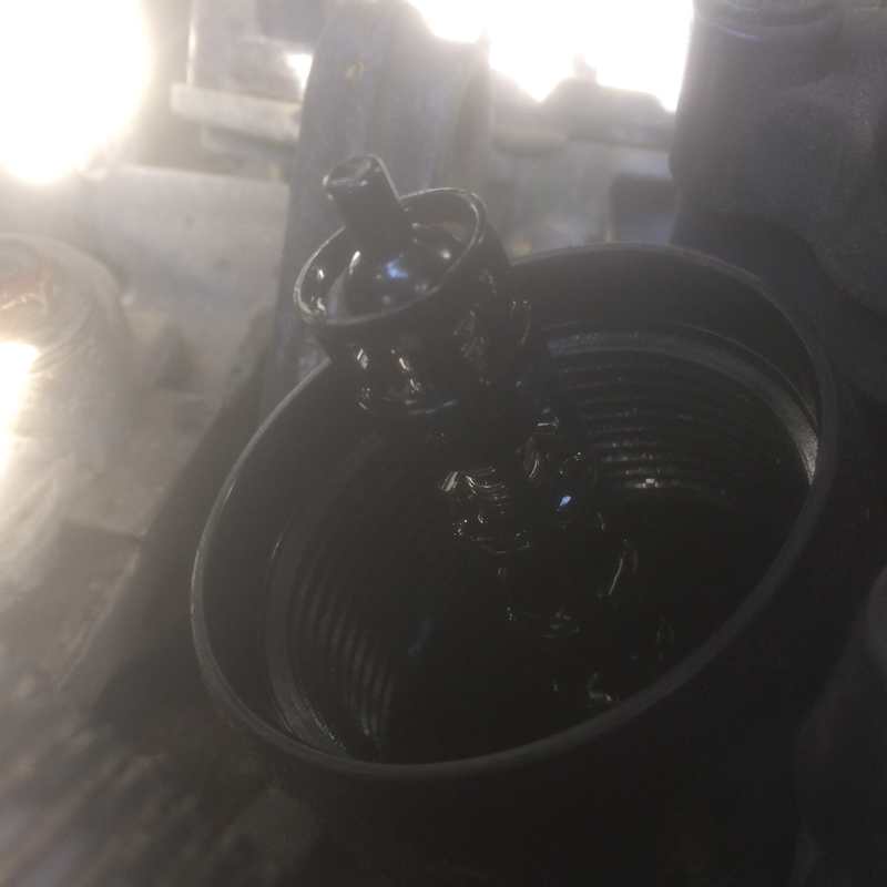 Illustration for article titled 2012 Dodge Grand Caravan oil filter bypass valve, spontaneous failureĀ